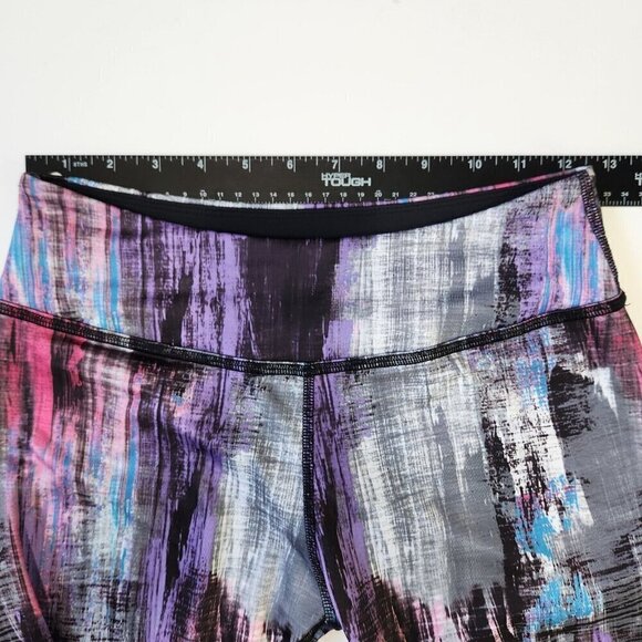 Beyond Yoga Capri Leggings M‎ Gray Purple Multicolor Bold Colorful Activewear - Picture 7 of 9